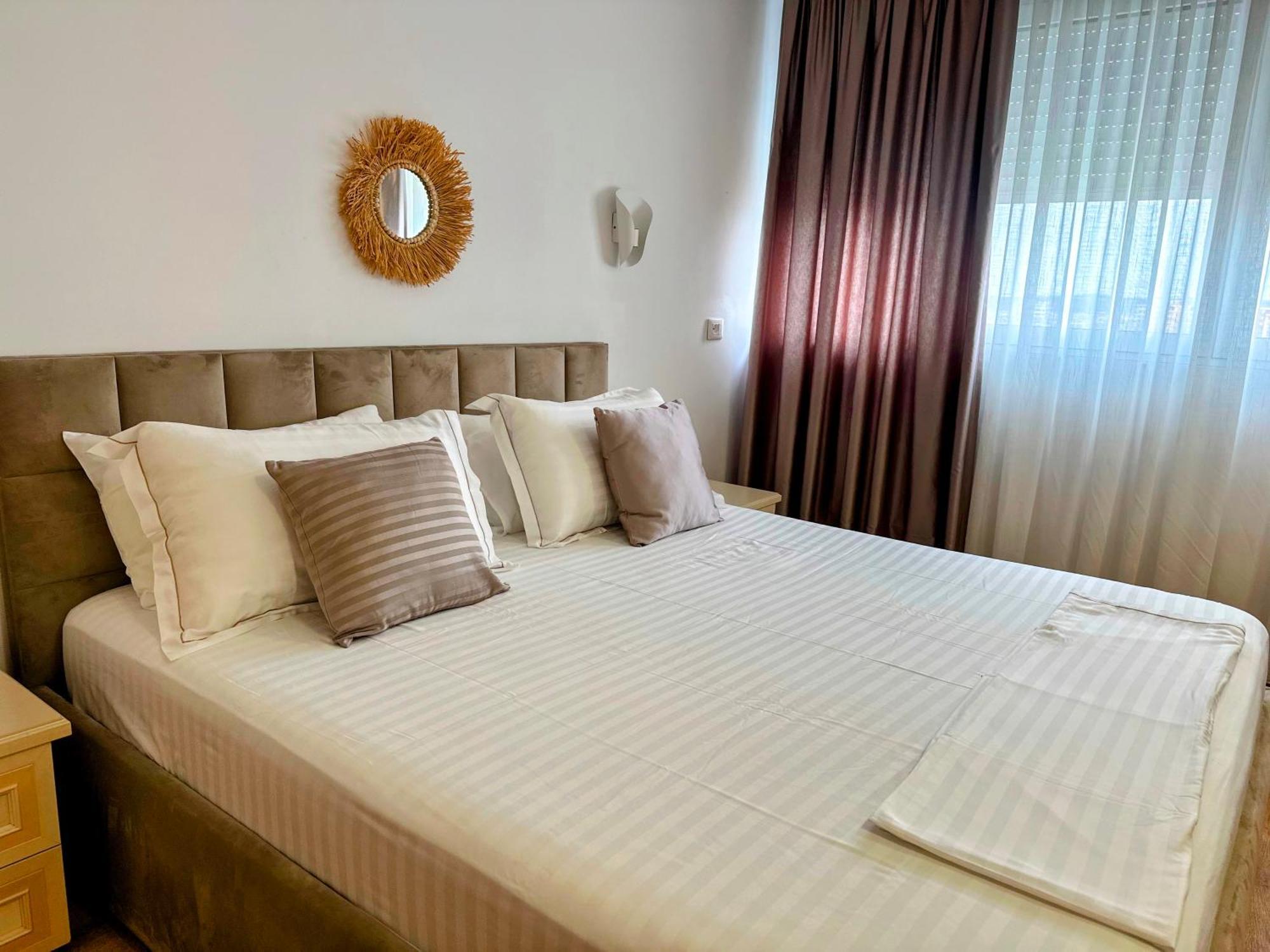 Madalin Seaside Apartment Vlore Ngoại thất bức ảnh